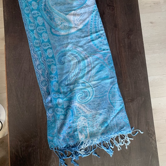 Cashmere scarf - Picture 1 of 6